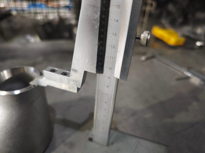 Pipe de soudage à bout en acier inoxydable SS316/316L Taille excentrique 1/2"-48" Épaisseur Sch5s-Sch160 NACE 0175 Reducteur 2