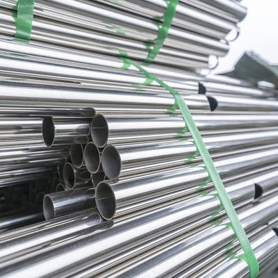 Pipe en acier inoxydable sans soudure 304L résistant aux acides pour le traitement chimique